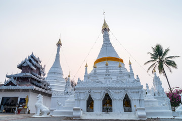 Fototapeta premium White pagoda in Wat Phra That Doi Gongmu landmark of Maehongson