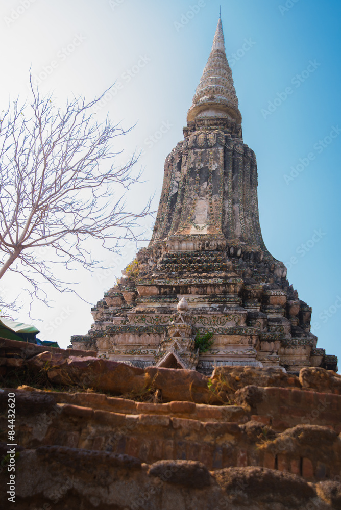 Wall mural Old town Udong. The temples on the mountain. Cambodia.