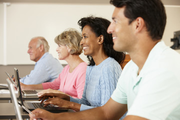 Obraz premium Mature students in class
