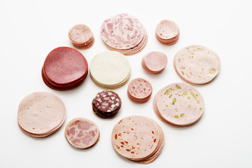 Verschiedene Wurstsorten, Aufschnitt, Scheiben, gestapelt