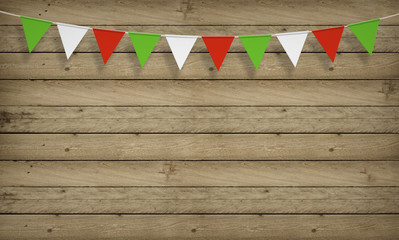 Holzhintergrund, italienische Fähnchen, Unabhängigkeitstag, Textfreiraum