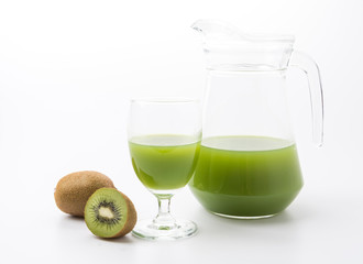 Fototapeta na wymiar Kiwi fruit and kiwi juice