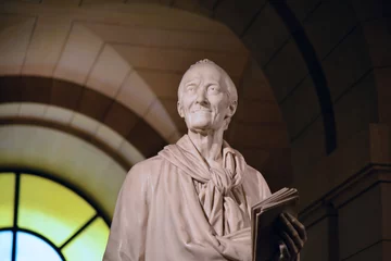 Papier Peint photo Monument historique Statue de Voltaire au Panthéon à Paris