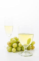 White wine and grapes