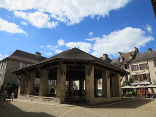 Fototapeta na wymiar Dordogne et Lot, de Montignac à Collonges la Rouge