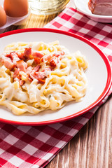 Pasta tagliatelle carbonara