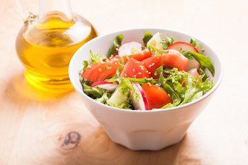Salad with sesame seeds