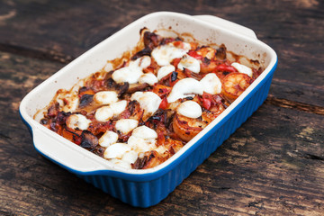 Shrimp Kasserole mit Mozarella überbacken