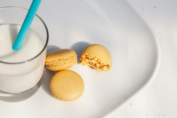 Glass of milk and coockies