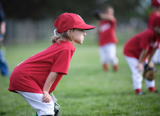 Focused child ready to play ball © Ben
