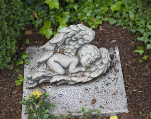 liegender Engel