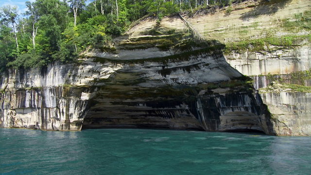 Pictured Rocks 03 rock arch