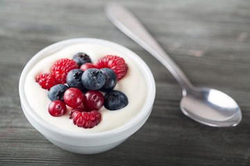 Yoghurt, yogurt, fruit.