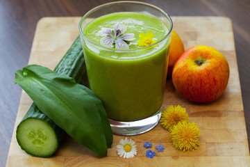 fresh smoothie - gesund, frisch, Obst, Gemüse, Äpfel, Gurke
