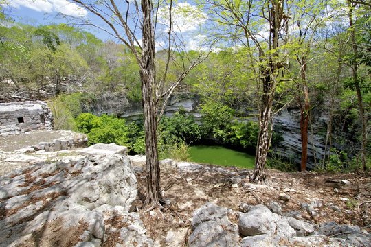 Chichen Itza, Cenote Sagrado, Mexico