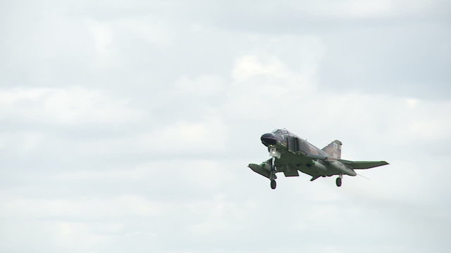 F-4 Phantom Landing 24 1R
