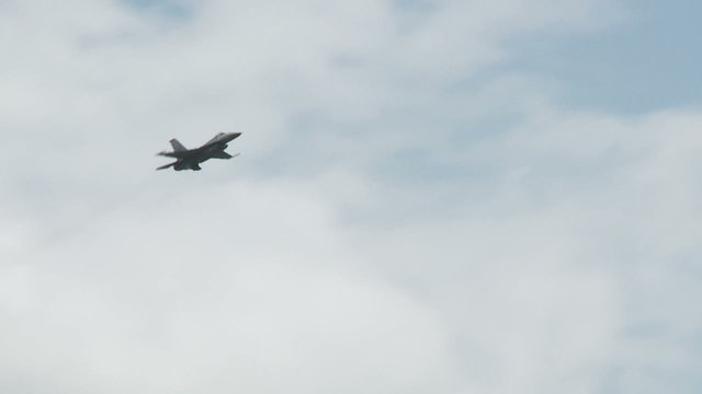 F-16 Falcon 24 3S rolls