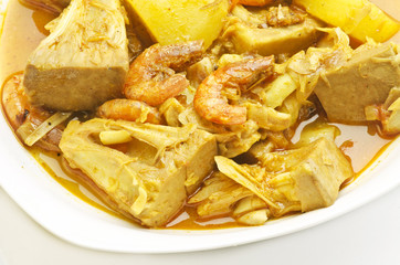 Green jackfruit curry with prawn
