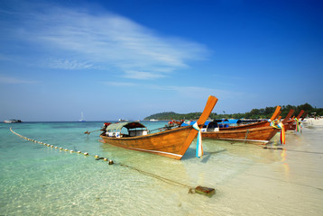 Thai Longtail Boat onthe beach