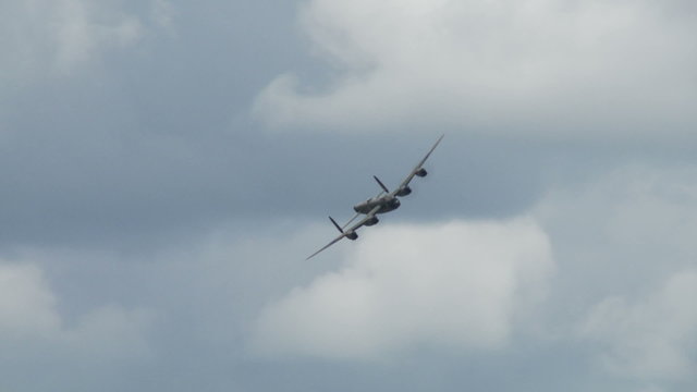 Avro Lancaster 24 2 bank