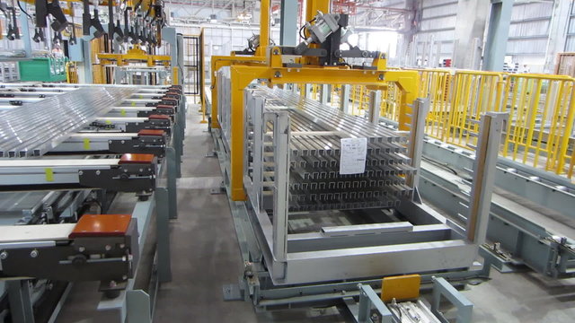 Automatic lifting in factory