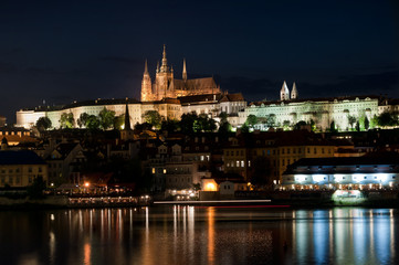 Obraz na płótnie Canvas Falling In Love With the Evening Prague