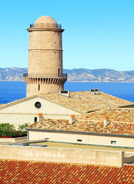 Tour du fanal,  fort Saint-Jean à Marseille