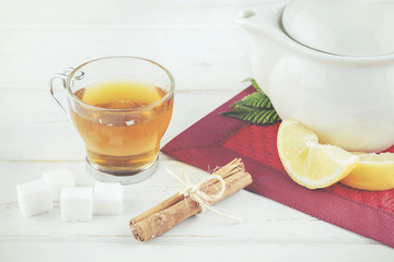 Té con limón y azúcar