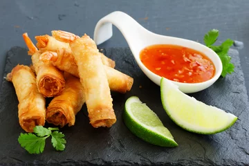 Fototapete Spring rolls with shrimp with sweet chili sauce. Asian cuisine. © ld1976