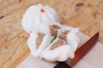 steamed pork buns, chinese dim sum.