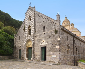 Fototapeta na wymiar Die Kirche San Lorenzo in Porto Venere / Ligurien