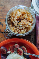Cottage cheese with figs and honey