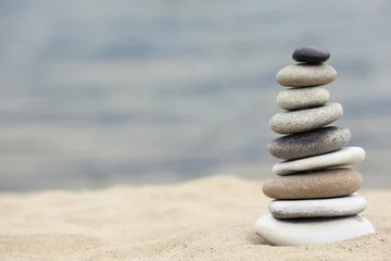Poster de jardin Pierres dans le sable Spa d& 39 équilibre de pierres de zen sur la plage