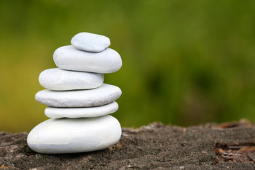 Obraz na płótnie Canvas Zen stones balance spa outdoors