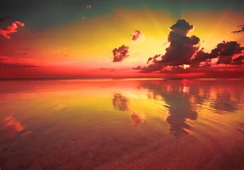 Abwaschbare Fototapete Meer / Ozean Sonnenaufgang über dem Meer