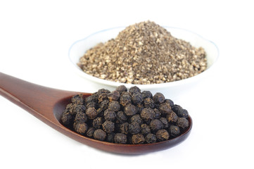 black pepper and black pepper powder