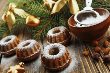 Cupcakes with powdered sugar