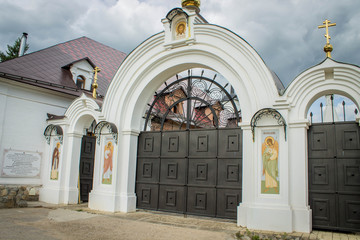 Obraz premium монастырские ворота