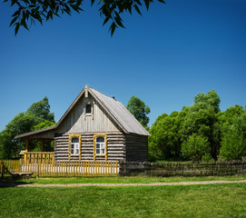 Obraz premium Old traditional wooden house