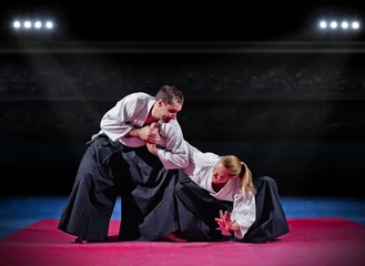 Abwaschbare Fototapete Kampfkunst Fight between two martial arts fighters
