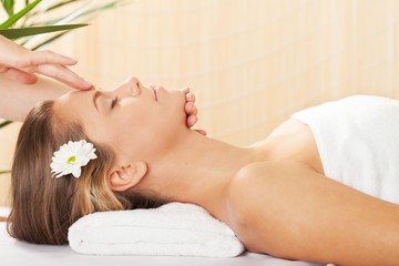 Obraz na płótnie Canvas Spa Treatment, Massaging, Wellbeing.