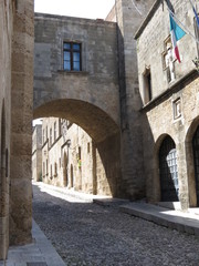 Naklejka premium Rhodes -Auberge d'Italie et auberge de Provence rue des chevaliers