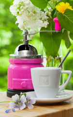 make coffee - Kaffee machen, Kaffeemühle, Kaffeetasse