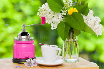 Cappuccino - Kaffee machen, Kaffeemühle, Kaffeetasse