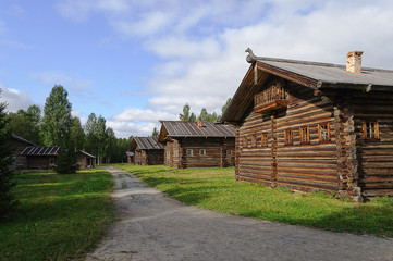 Fototapeta na wymiar Old wooden house in North Russia