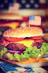 4th of July Picnic Table - Hamburger