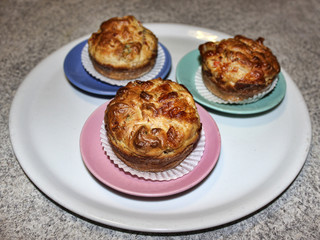 I Muffin Salati alle verdure con ripieno filante