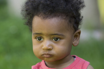 Un piccolo bambino