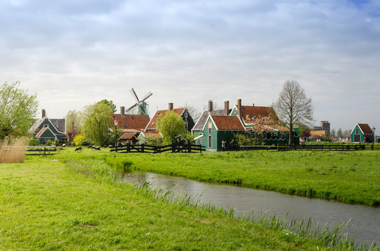 Windmill and rural houses in Zaanse Schans