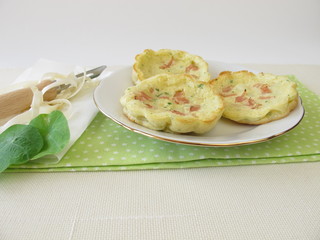 Ofengebackene Eierkuchen mit Spargel und Schinken